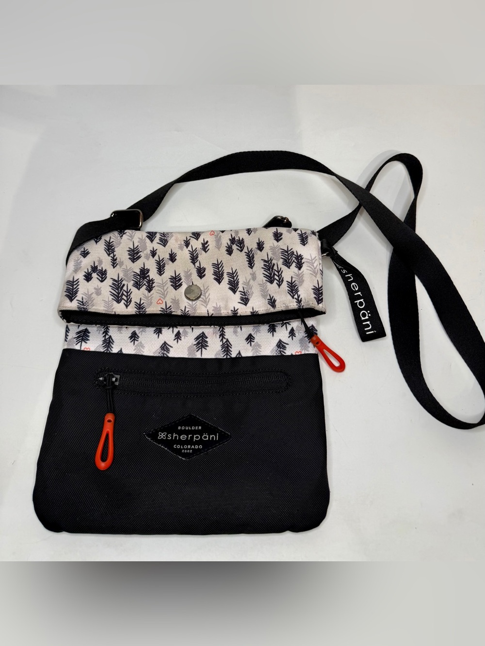 Sherpani Crossbody Purse Sadie Dream Magnetic and Zip Closure Unique Pattern